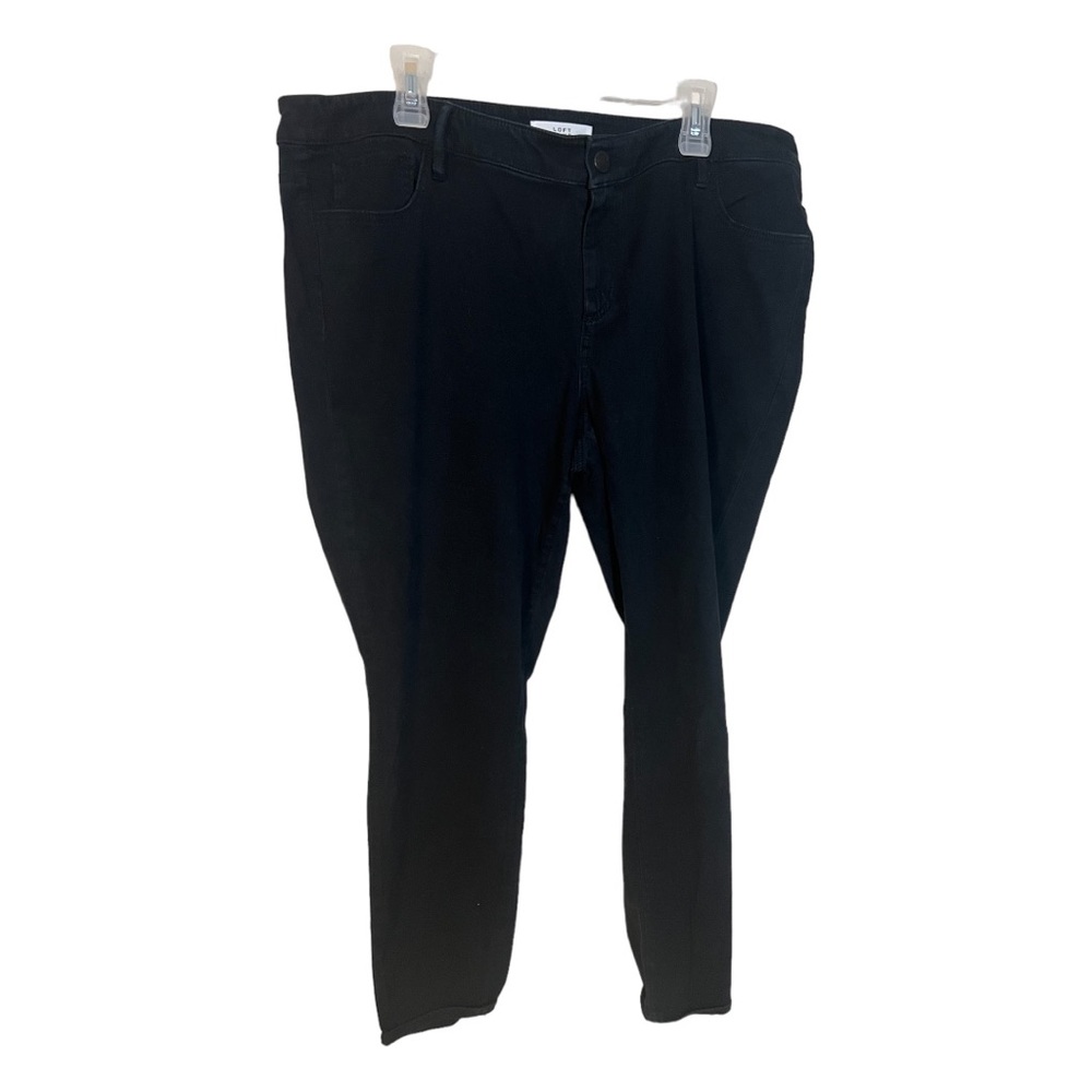 A pair of Loft Plus black pants in size 18